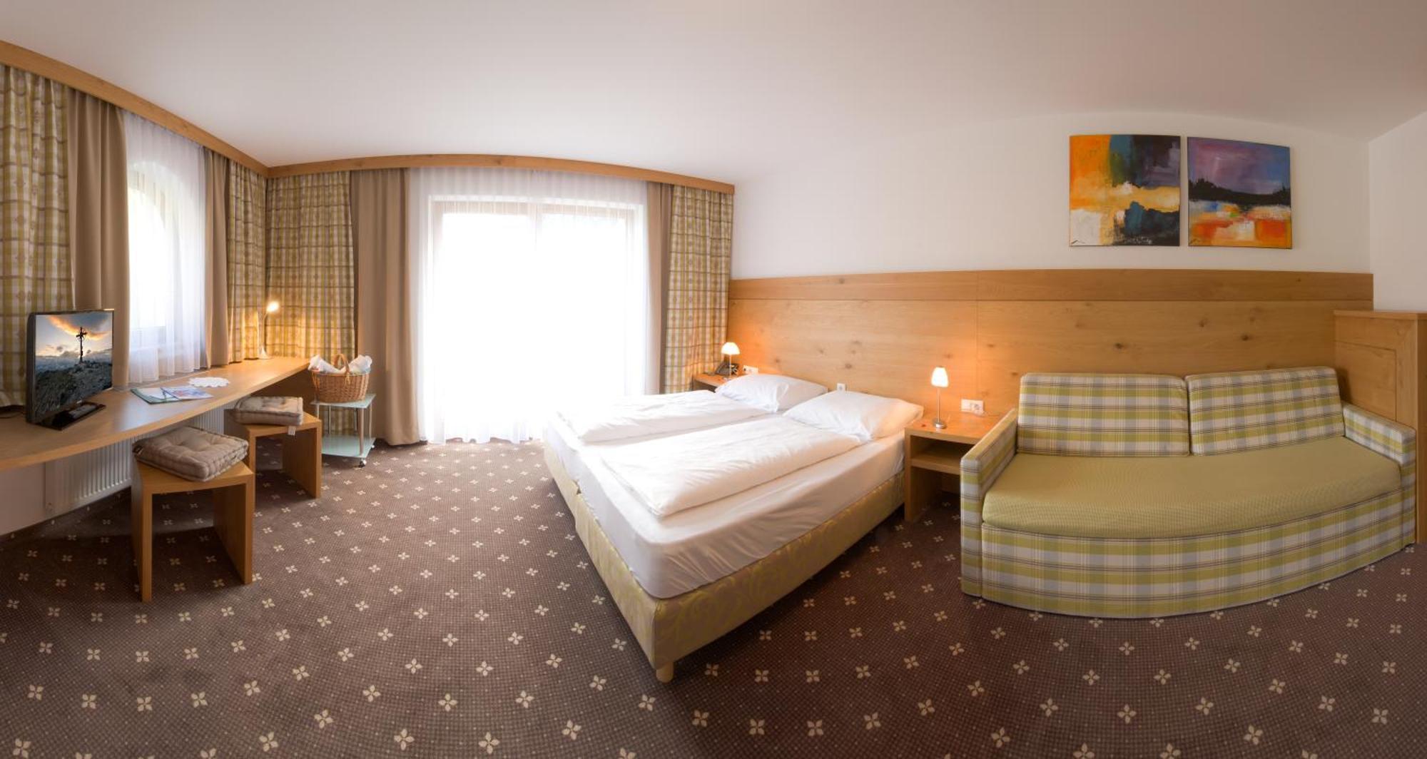 Hotel zum grünen Tor Tux Zimmer foto