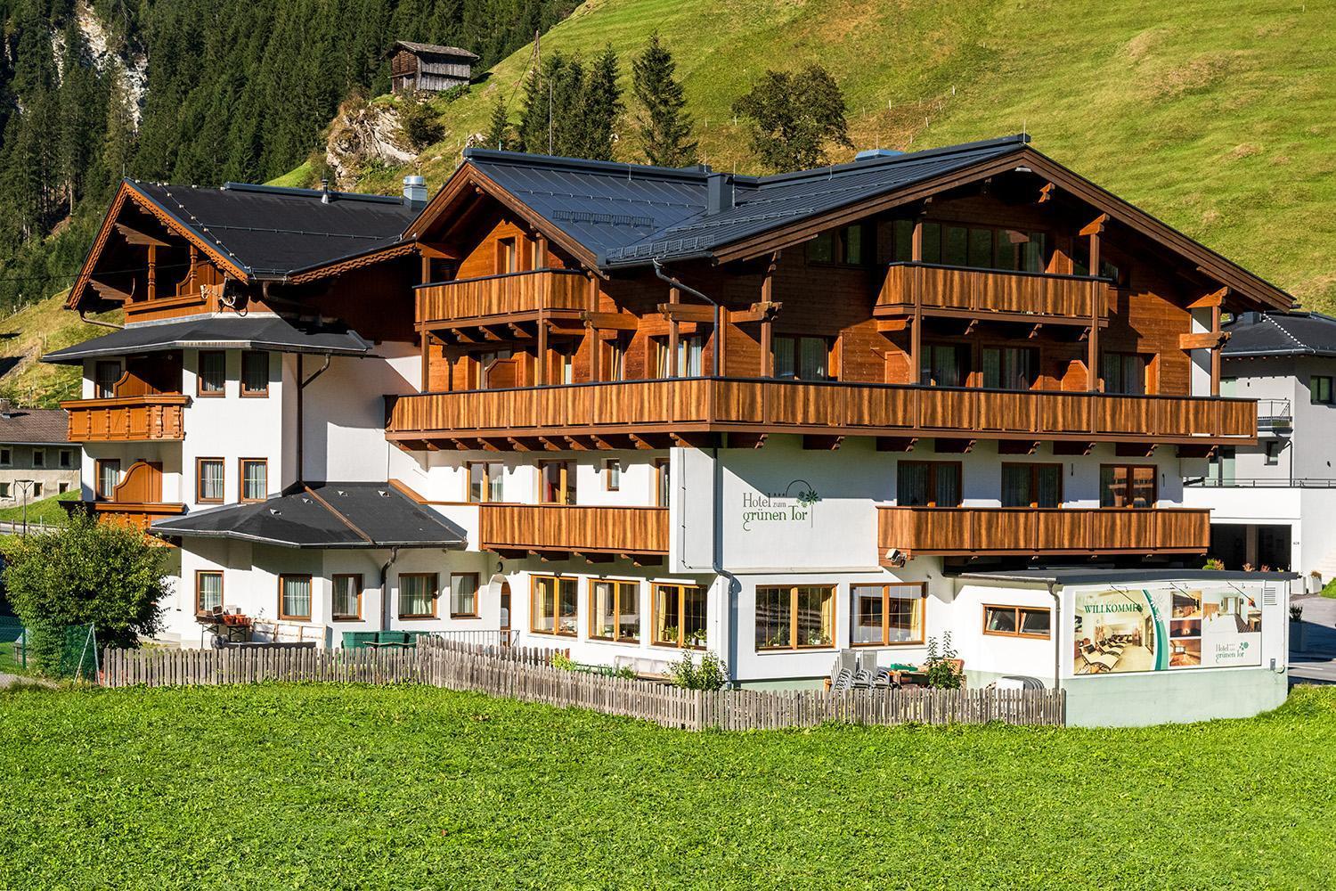 Hotel zum grünen Tor Tux Exterior foto